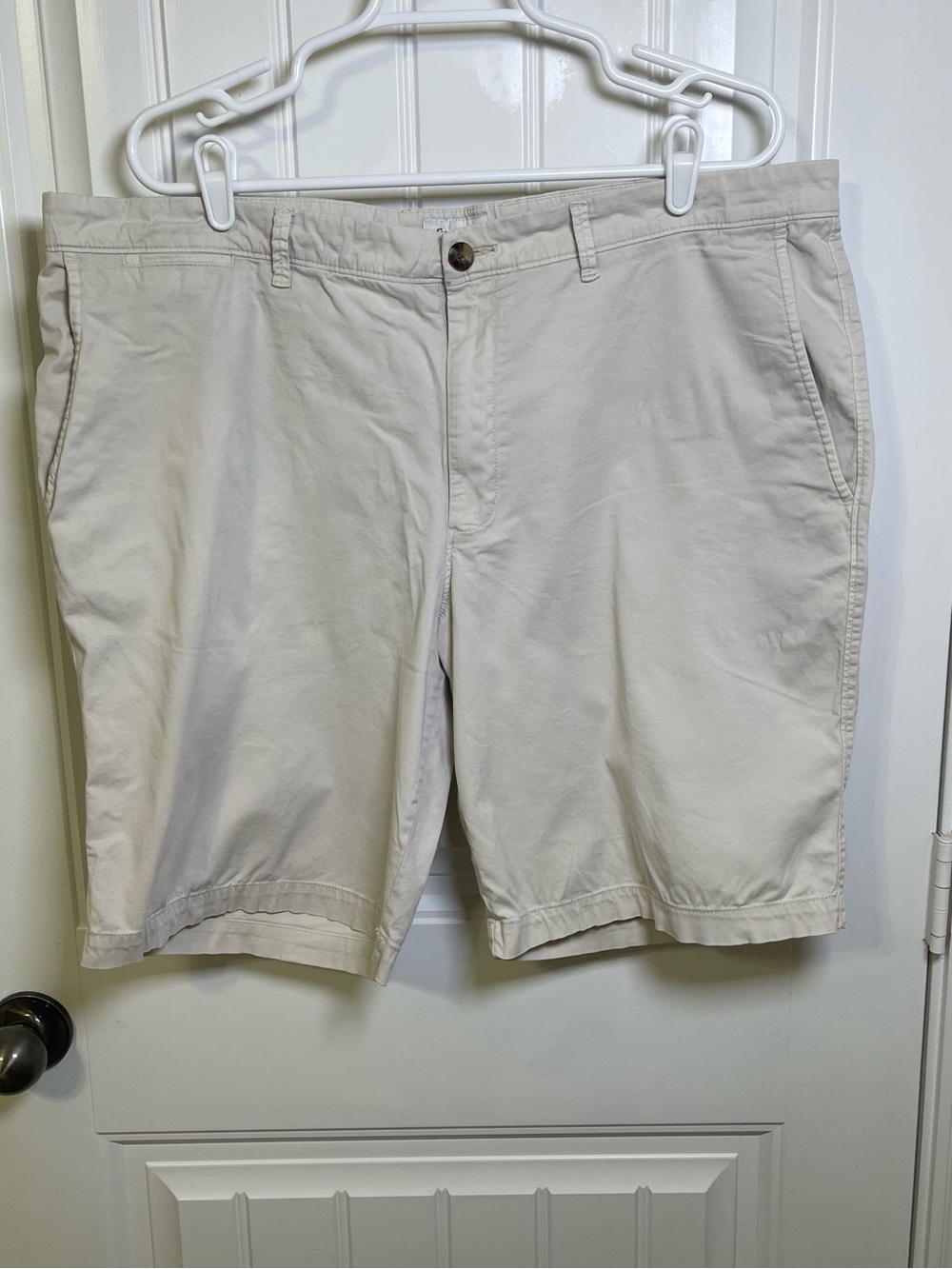 Goodfellow Linden Short Men's 40 Classic Casual Beige Flat Front Chino Shorts